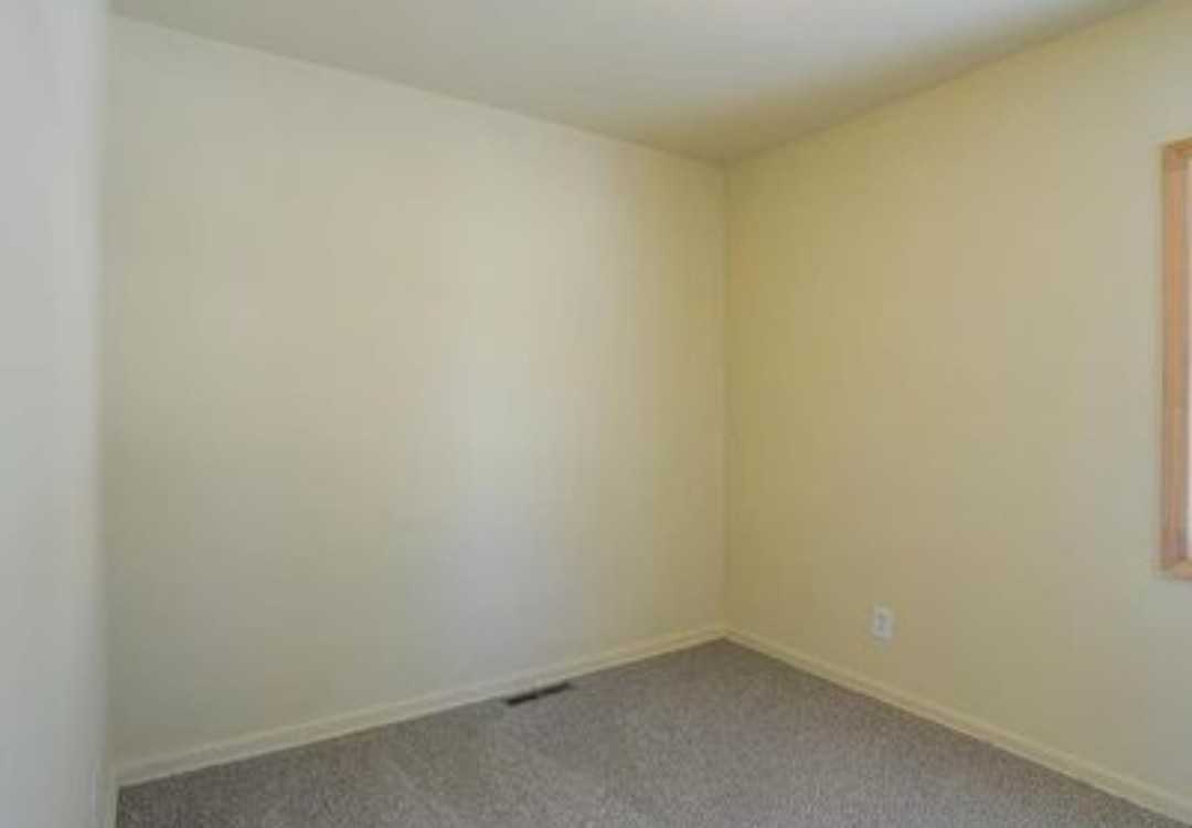 3204 N Pleasant St #NA - Photo 4 of 17