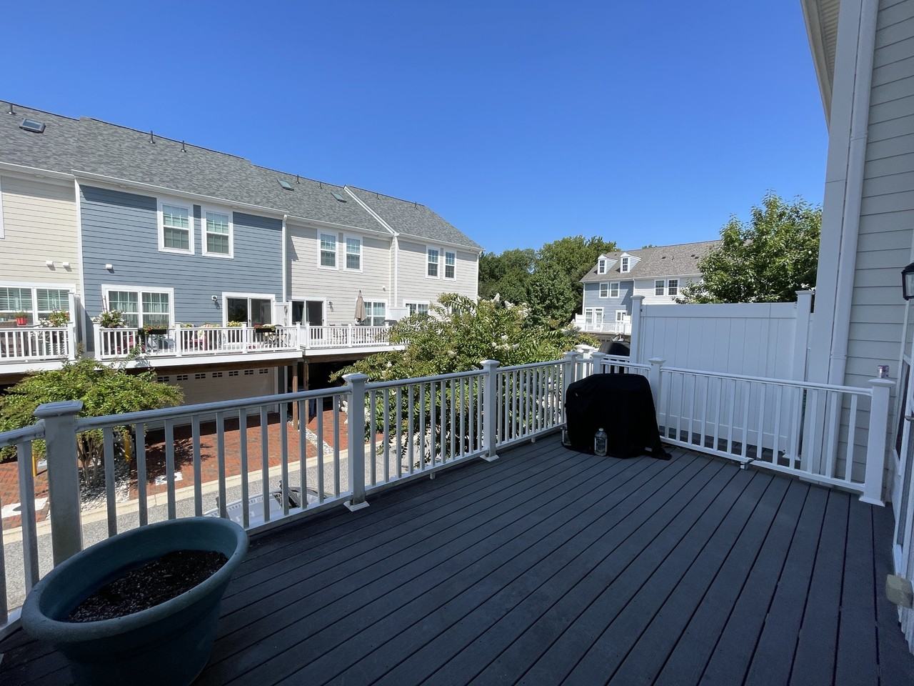 300 Dixon St #306 - Photo 3 of 6