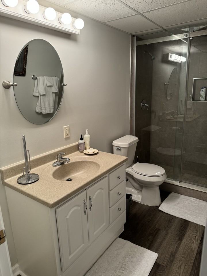565 Aristocrat Dr #NA - Photo 3 of 4