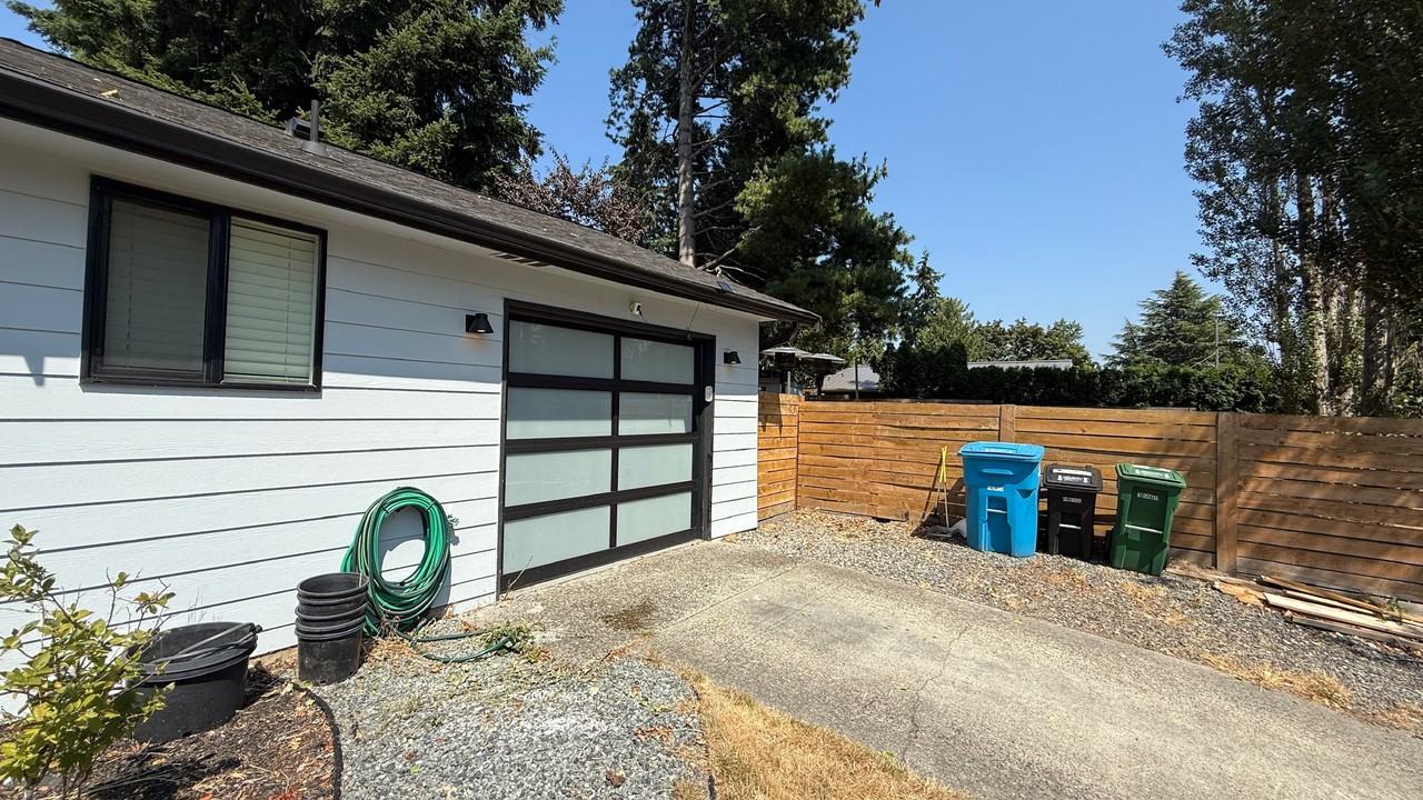 16004 25th Ave Ne #NA - Photo 6 of 19
