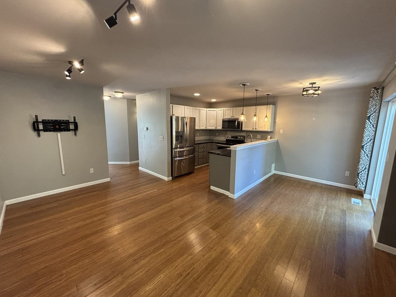 3300 Rosewood St #NA - Photo 3 of 21