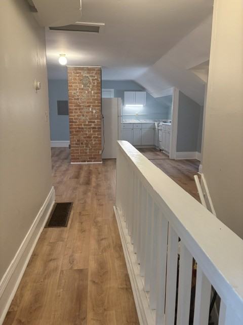 213 Ballard St - Photo 4 of 16
