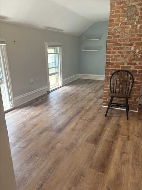 213 Ballard St - Photo 7 of 16