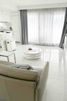 featured image of 1060 Alberni St