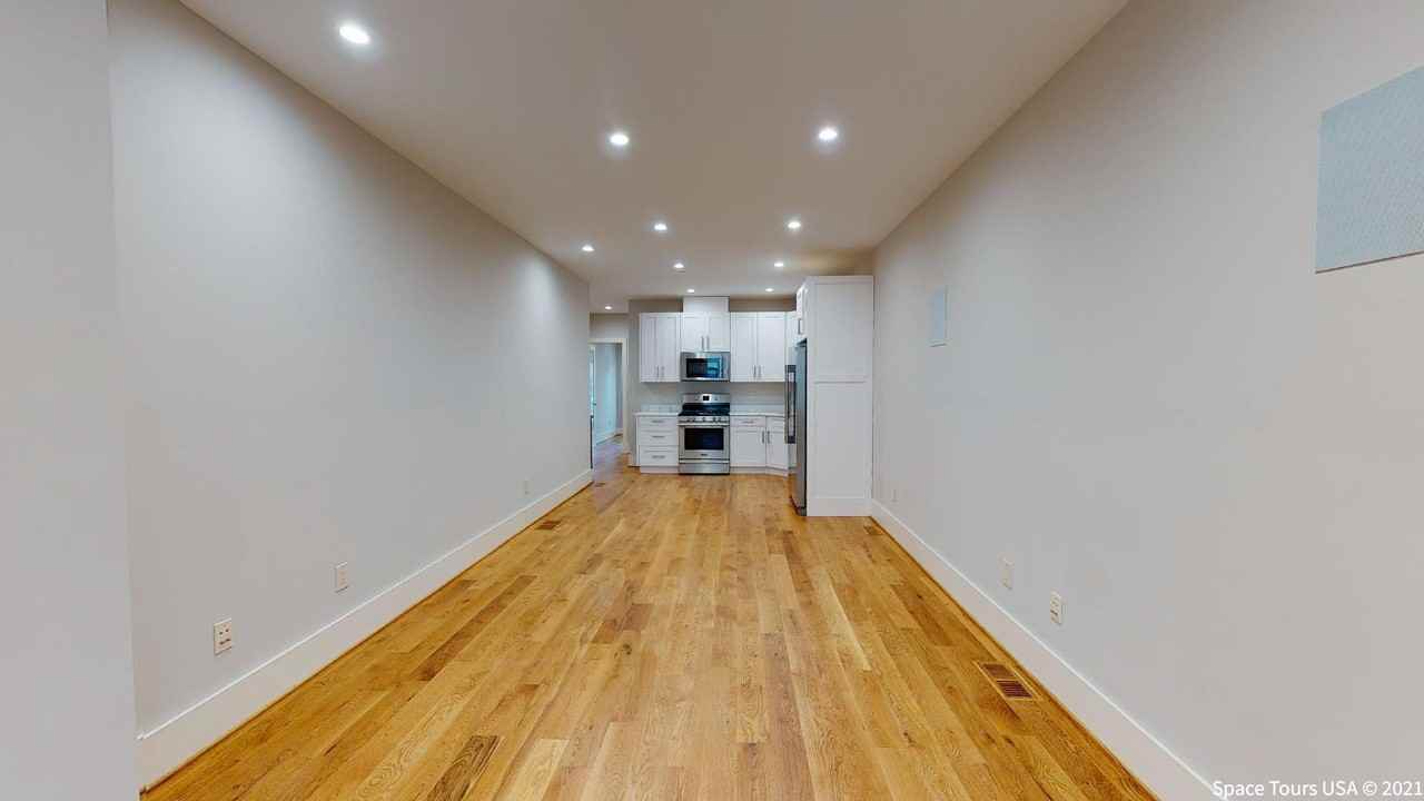 523 Lamont St Nw #1 - Photo 2 of 18