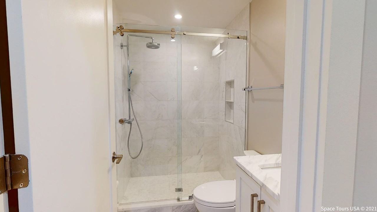 523 Lamont St Nw #1 - Photo 5 of 18