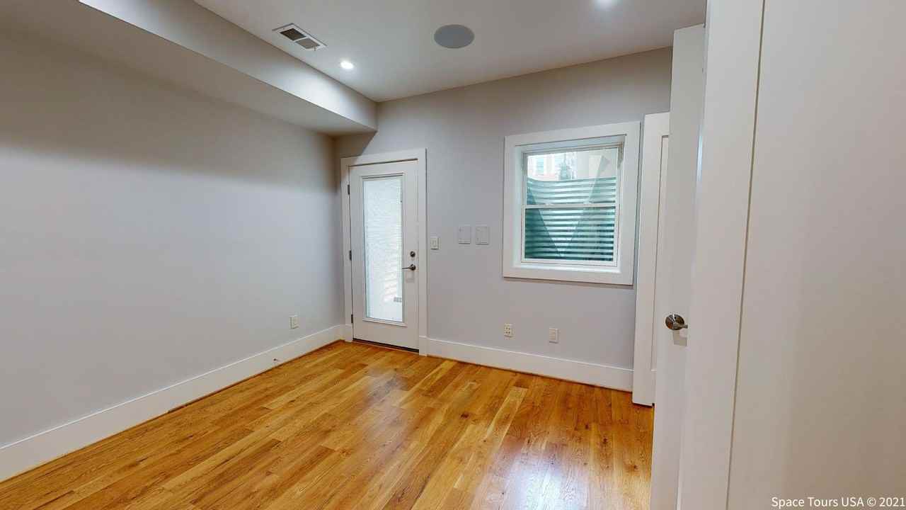 523 Lamont St Nw #1 - Photo 6 of 18