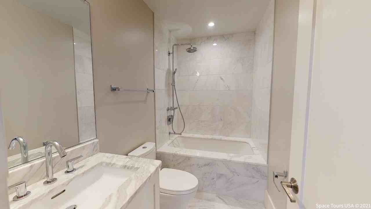 523 Lamont St Nw #1 - Photo 7 of 18
