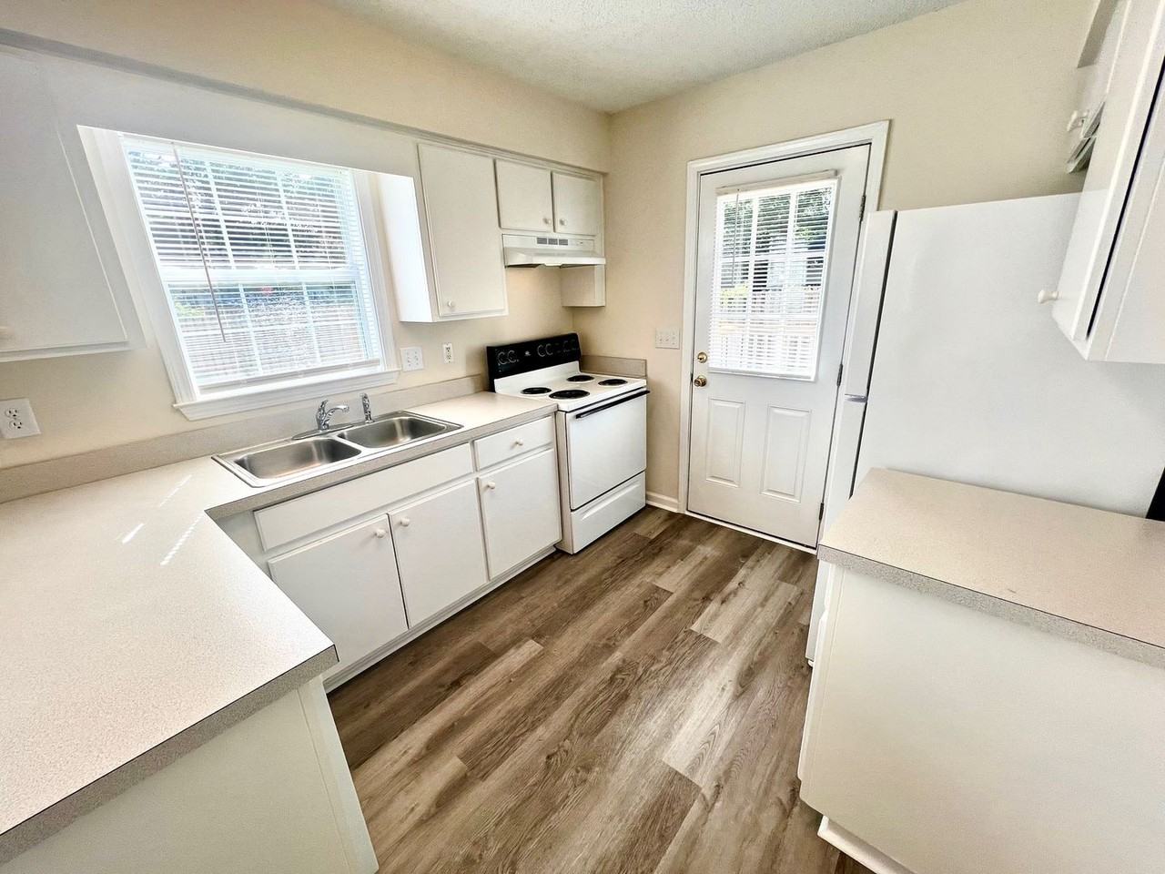 105 White Ash Ln - Photo 3 of 21
