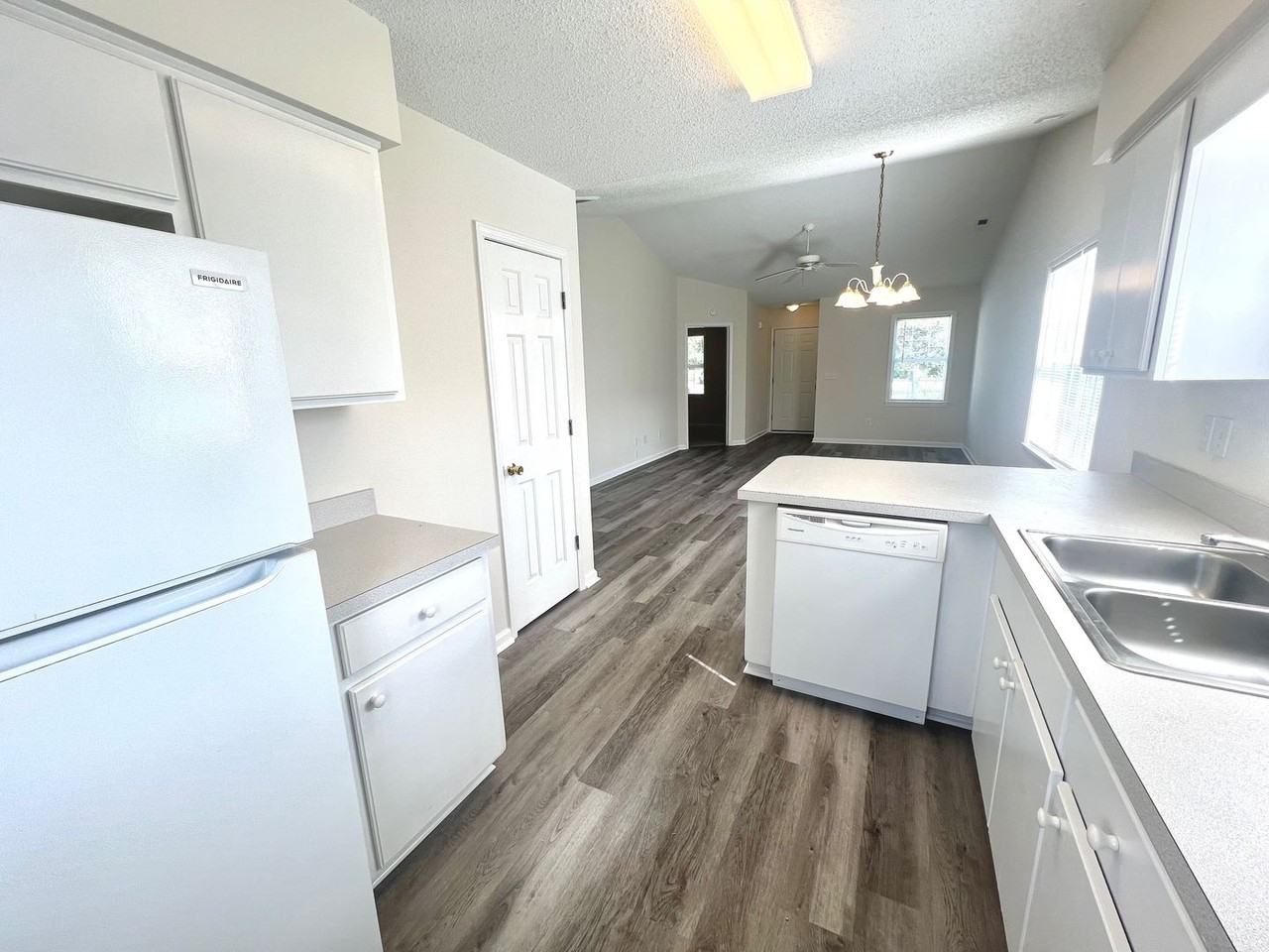 105 White Ash Ln - Photo 4 of 21