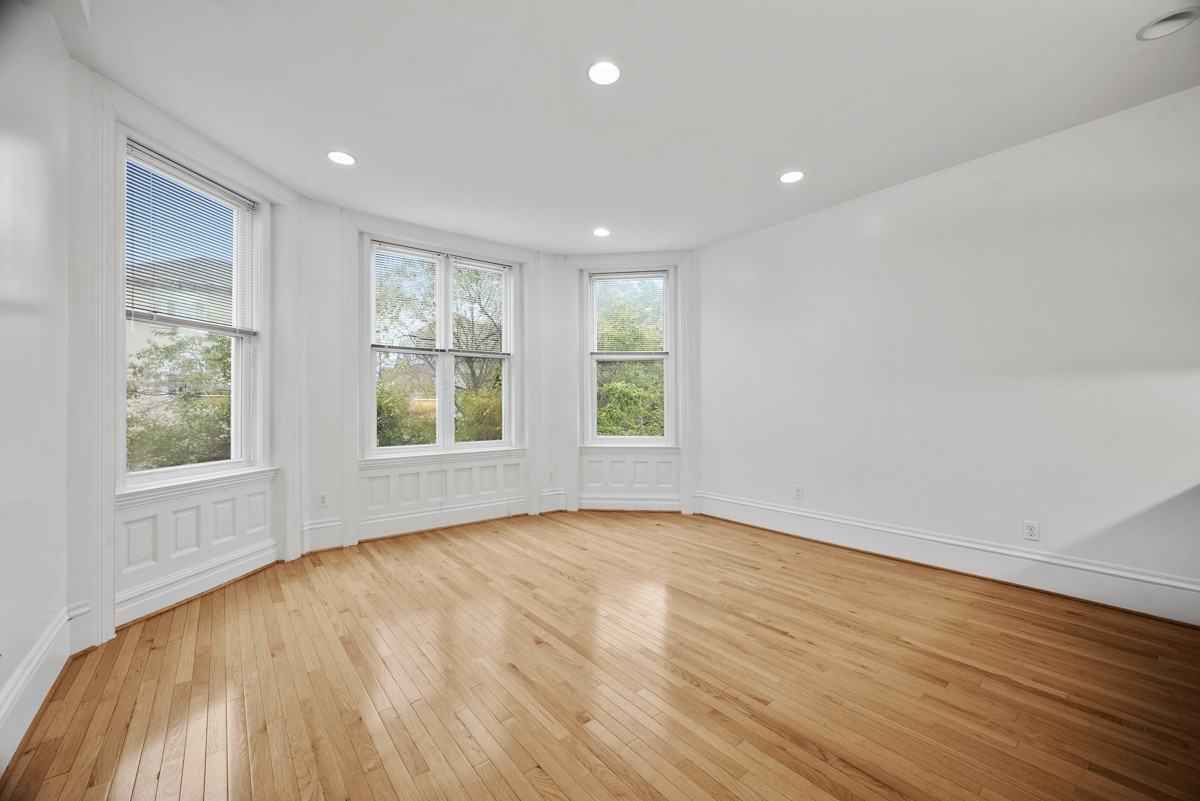 500 Shady Ave #22 - Photo 3 of 18