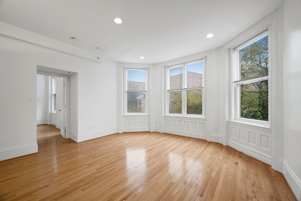 500 Shady Ave #22 - Photo 4 of 18