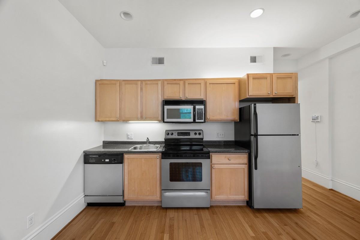500 Shady Ave #22 - Photo 7 of 18