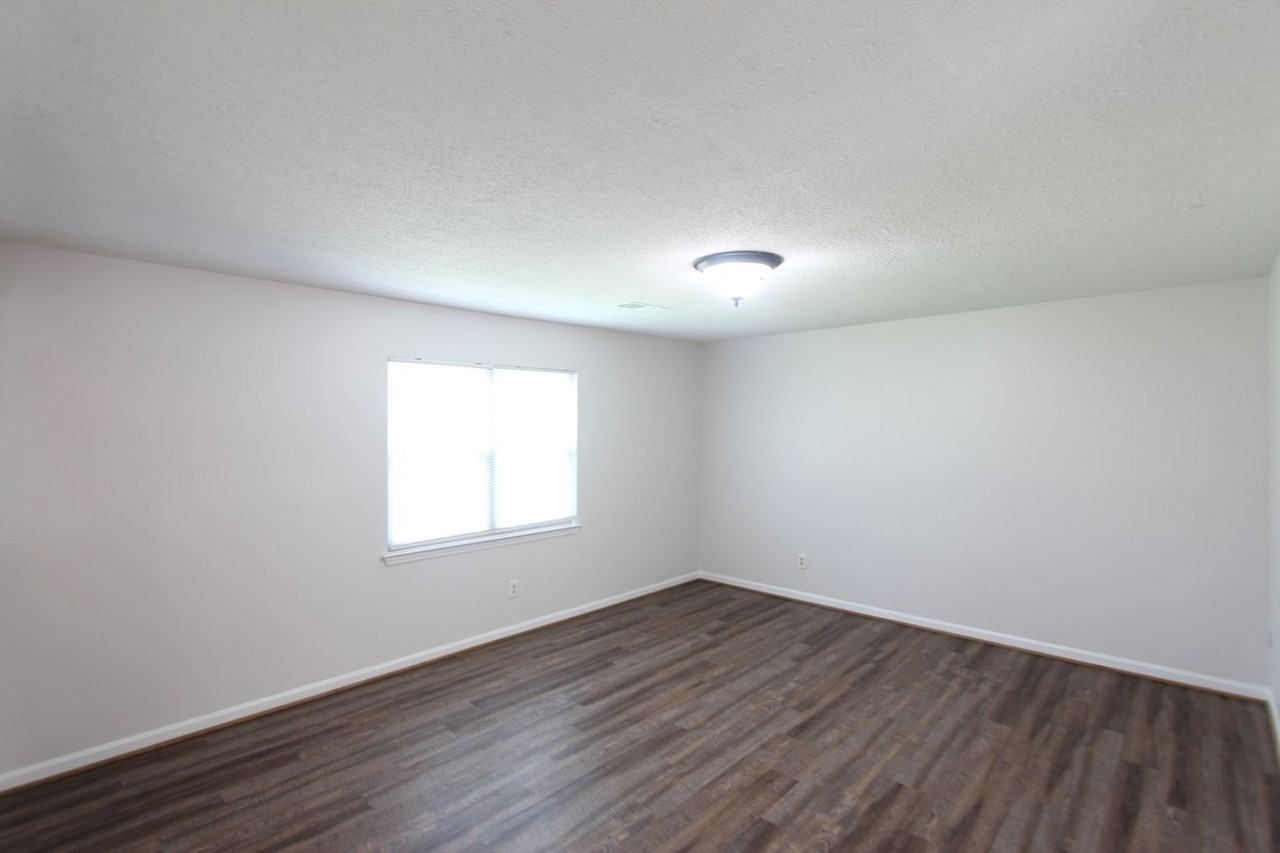 2365 9th St Nw - Photo 4 of 21