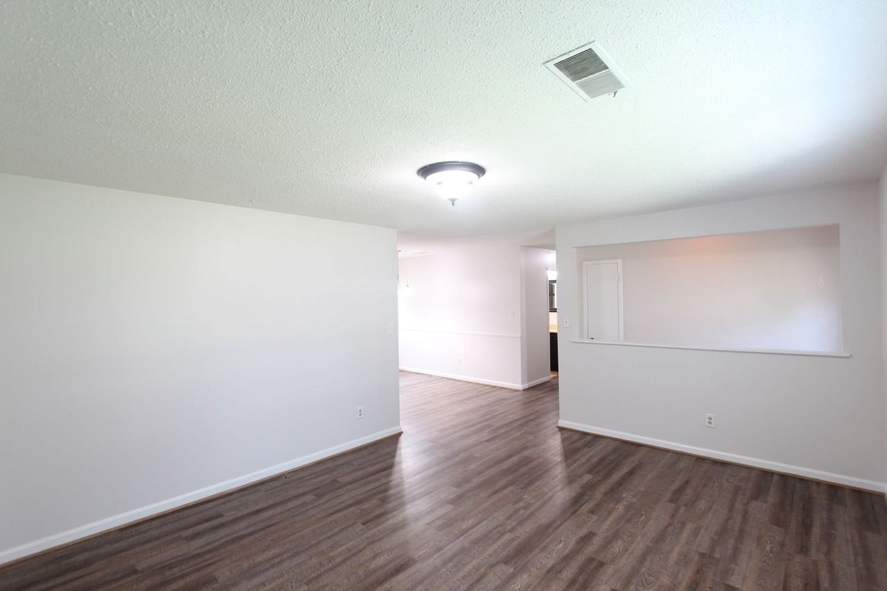 2365 9th St Nw - Photo 5 of 21