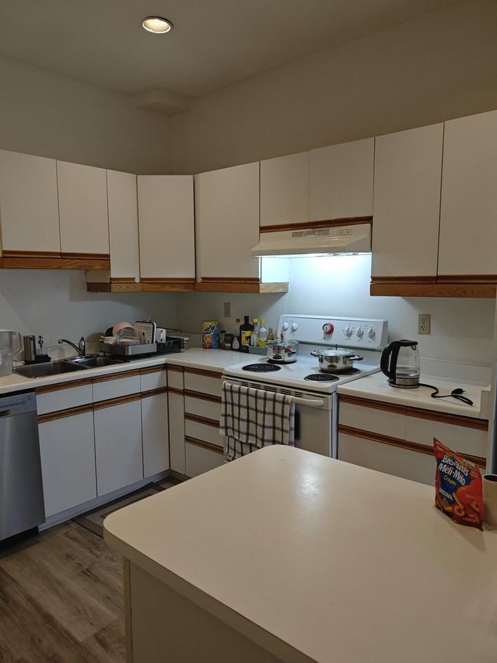 307 Saint George Street - Photo 2 of 11