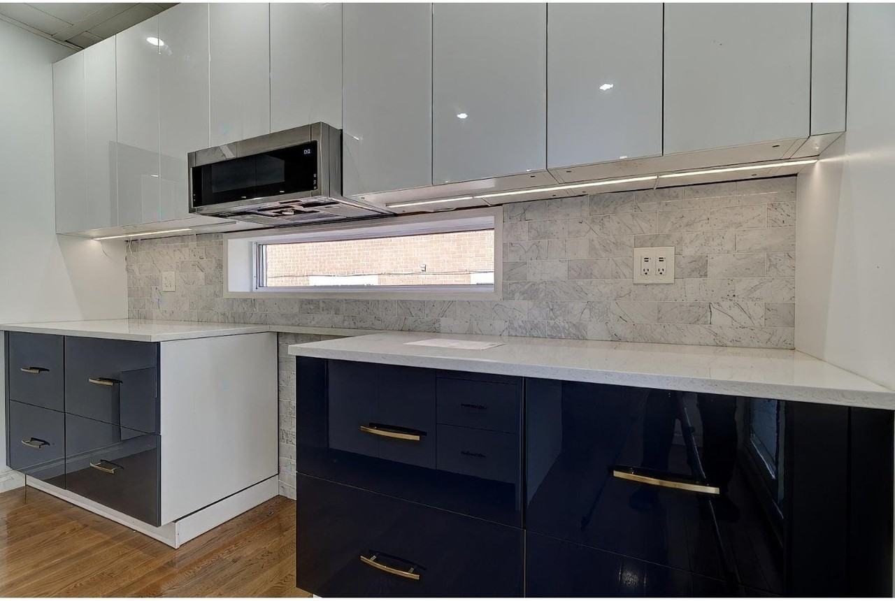 8955 Rue De Reims - Photo 3 of 12
