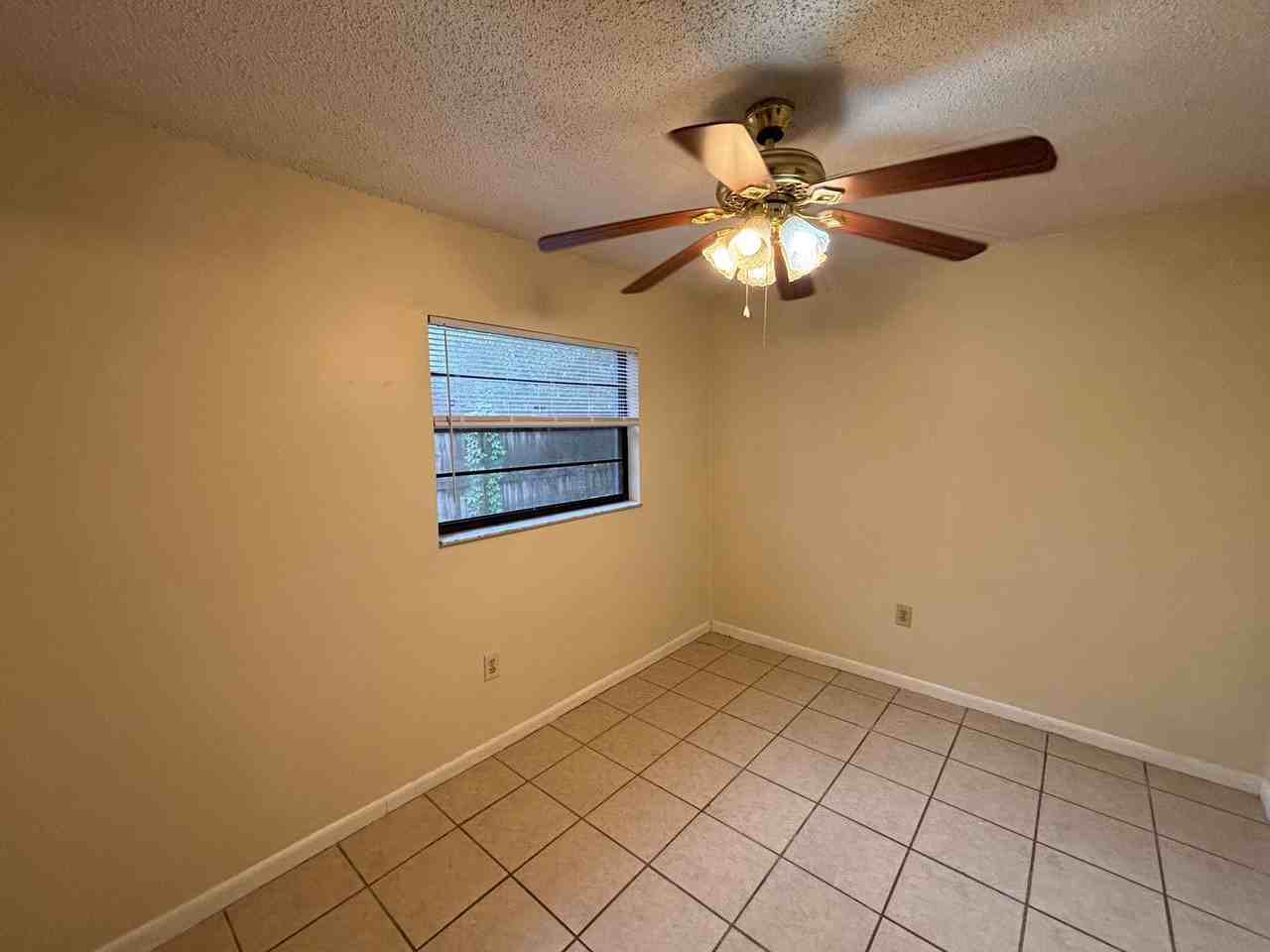 904 Sw 62nd Ter - Photo 7 of 10