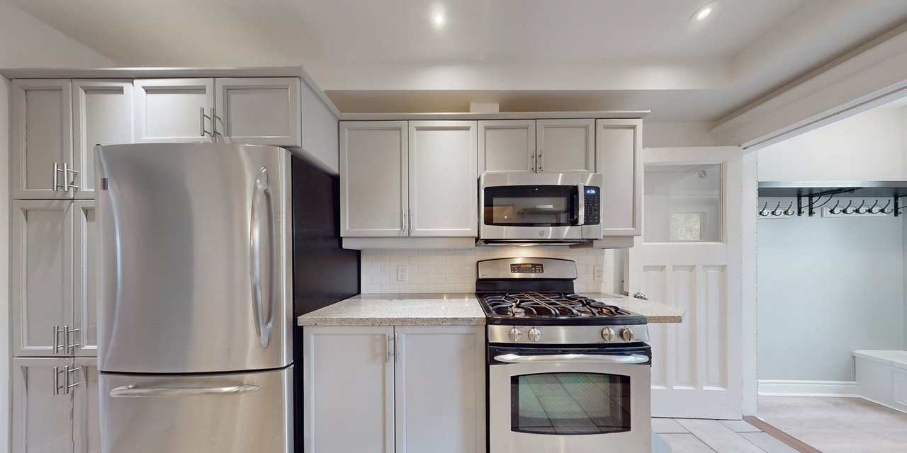 107 Woodbine Avenue - Photo 6 of 32