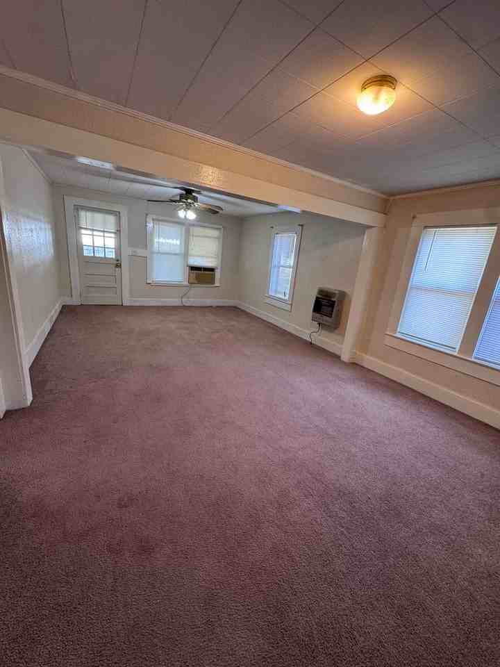 1306B Church Ave Se - Photo 4 of 12