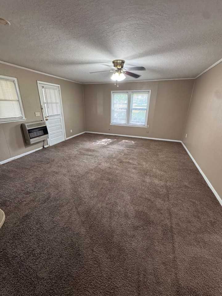 1306B Church Ave Se - Photo 6 of 12