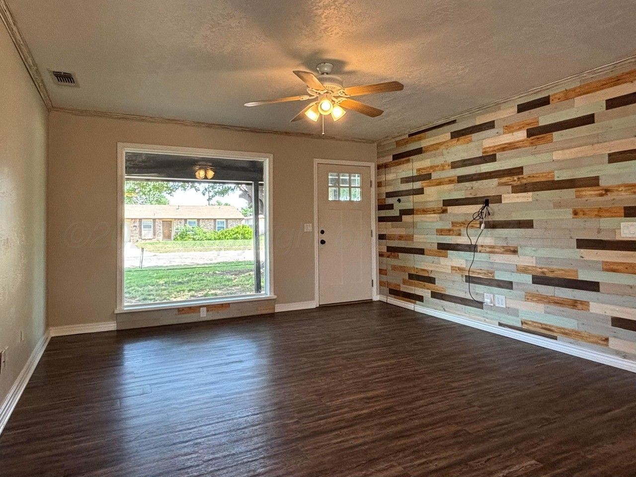 5102 Benton Dr - Photo 2 of 17