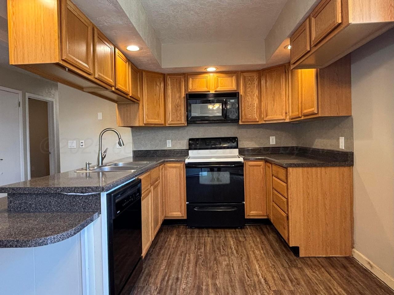 5102 Benton Dr - Photo 4 of 17