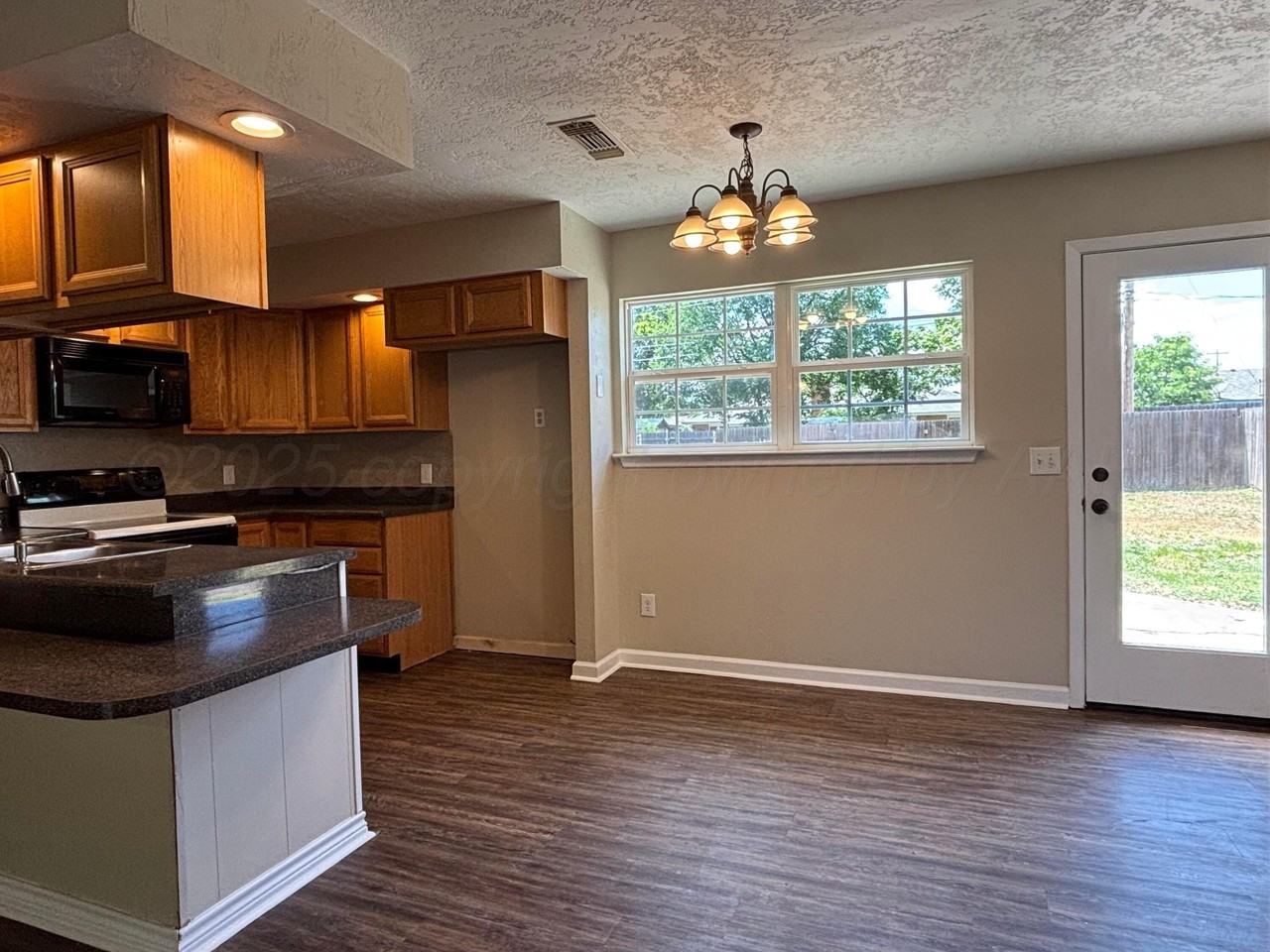 5102 Benton Dr - Photo 5 of 17