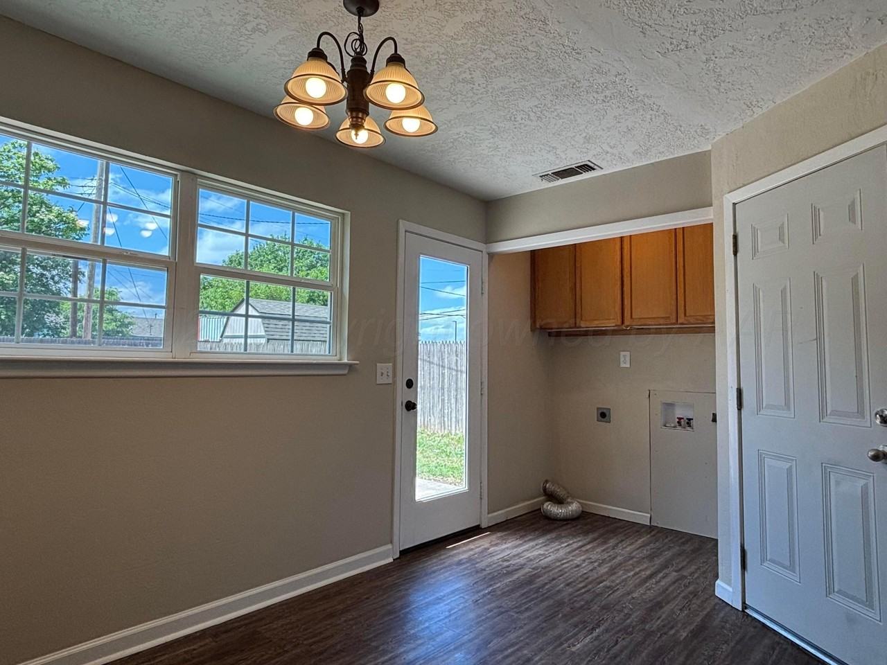 5102 Benton Dr - Photo 6 of 17