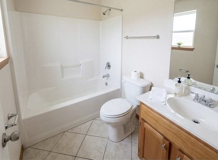 1705 S 11th St - Photo 5 of 9