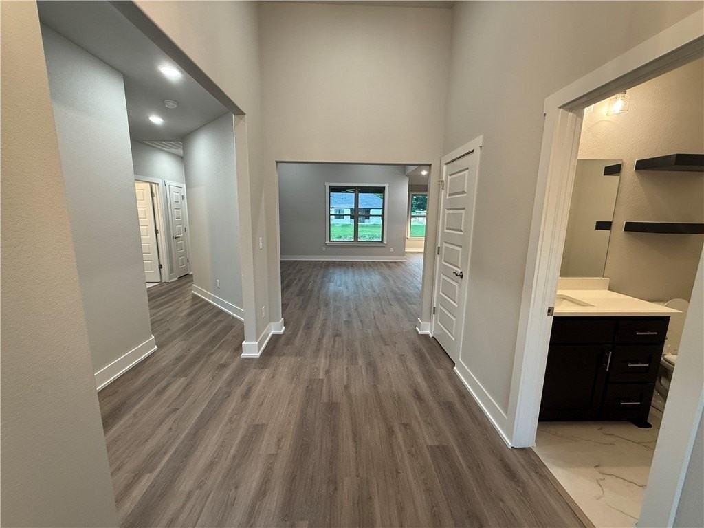 2106 N Dagan St - Photo 4 of 22
