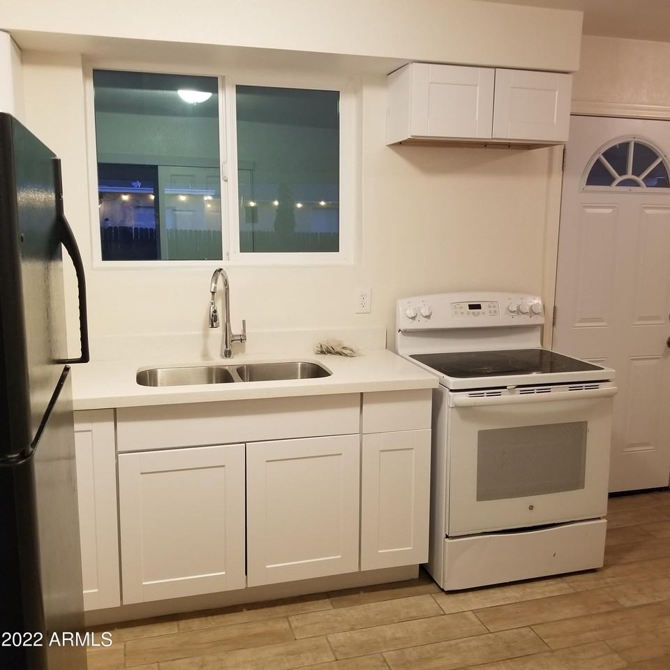 2959 N 53rd Pkwy - Photo 5 of 13