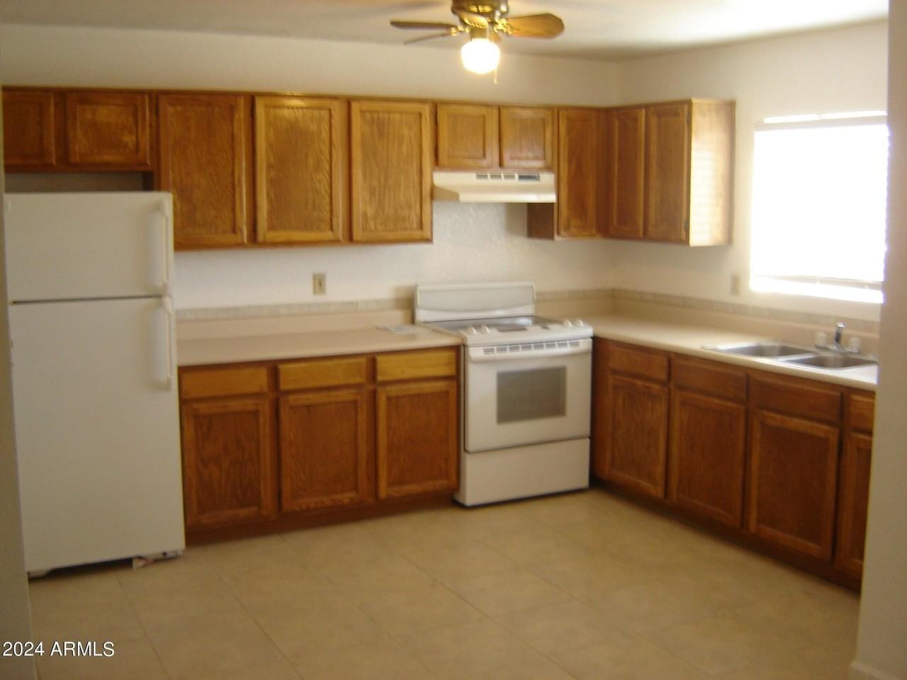 450 Palm Dr #1 - Photo 2 of 7