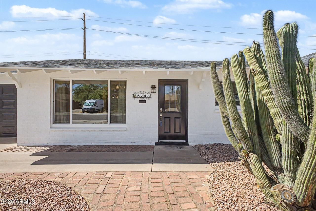 8725 E Coronado Rd - Photo 4 of 43