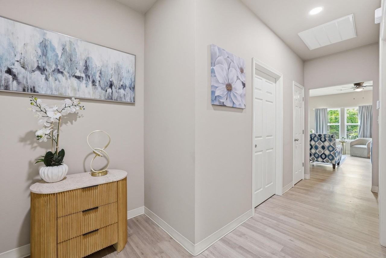 1406 Bonvillain St - Photo 4 of 17