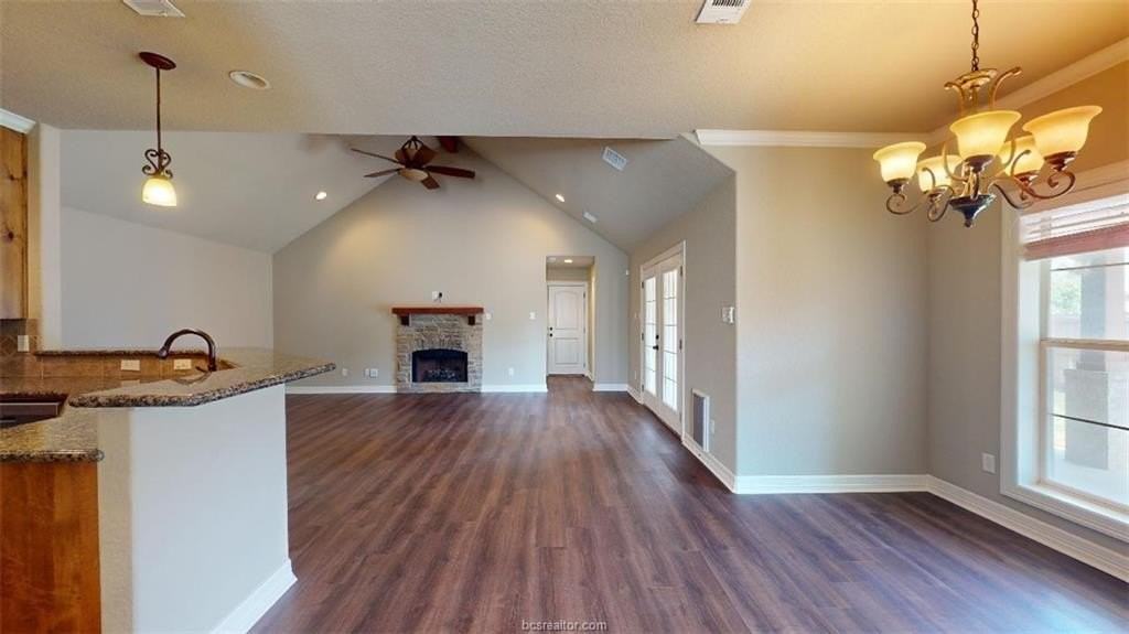3925 Devrne Dr - Photo 2 of 23