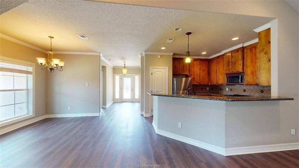 3925 Devrne Dr - Photo 6 of 23