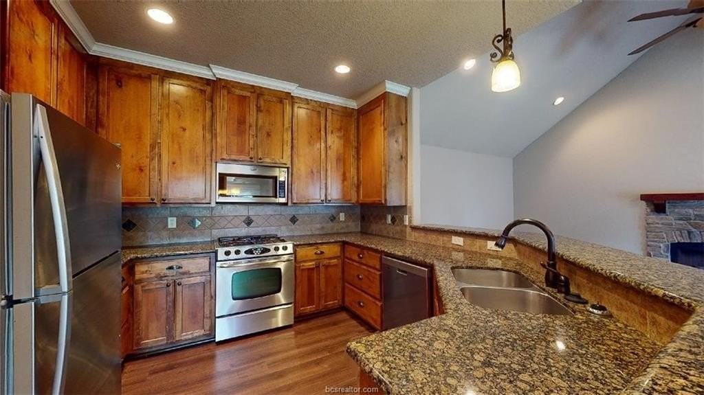 3925 Devrne Dr - Photo 7 of 23