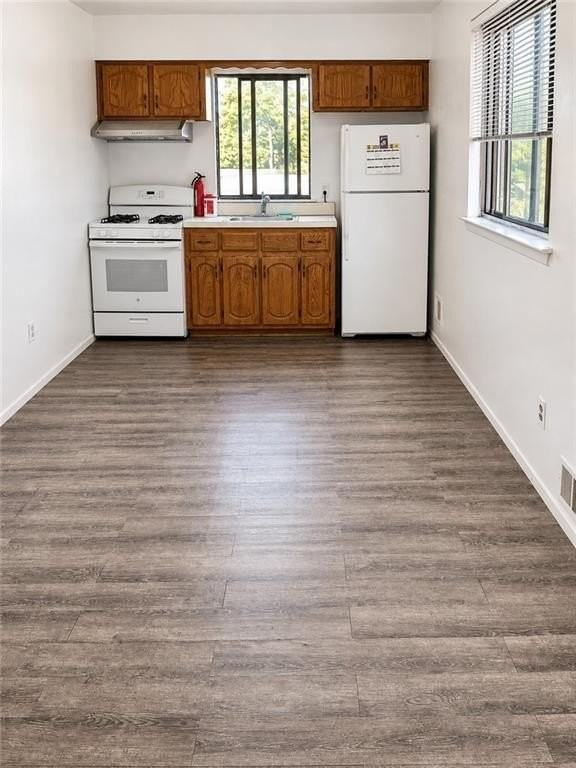 22 Windsor Ct #1 - Photo 4 of 5