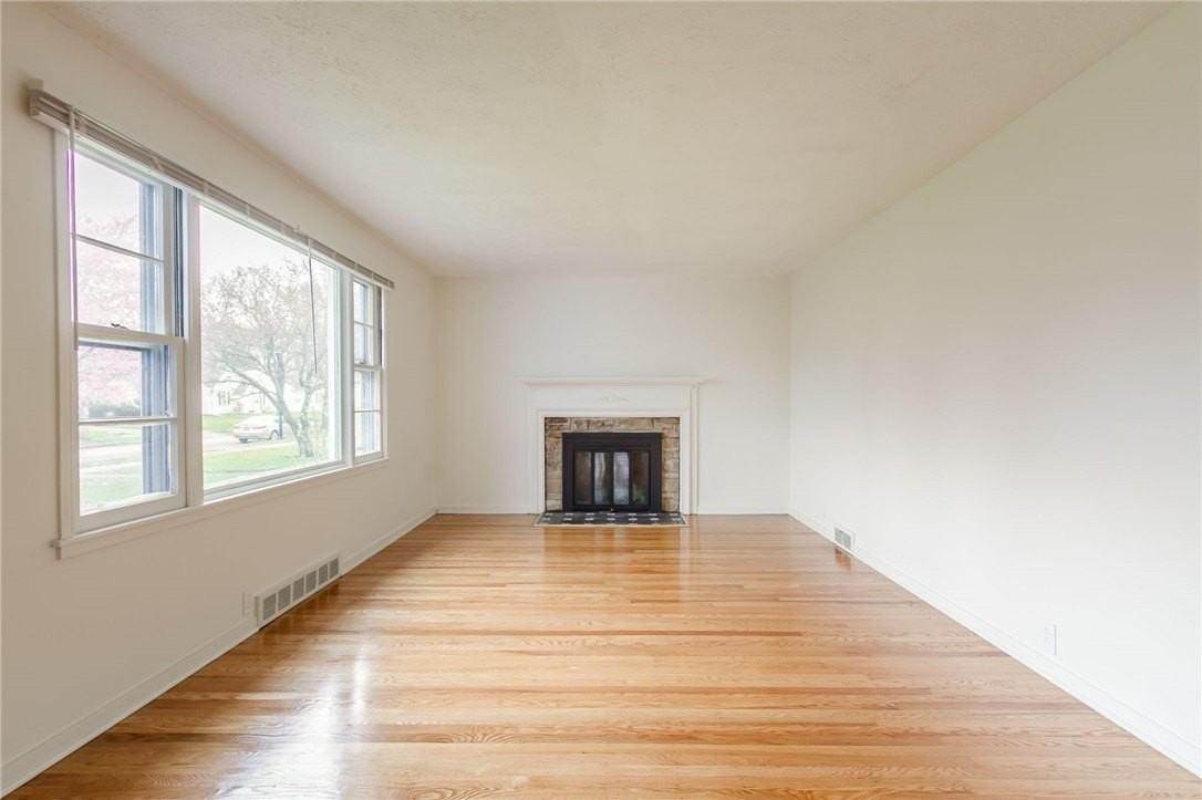 345 Colebourne Rd - Photo 4 of 23