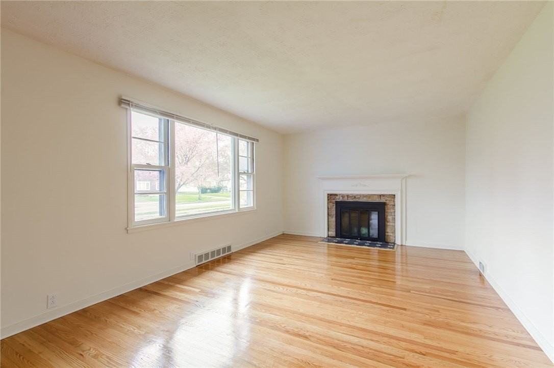 345 Colebourne Rd - Photo 5 of 23