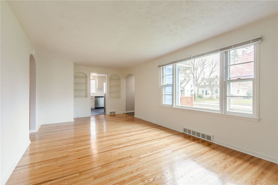 345 Colebourne Rd - Photo 6 of 23