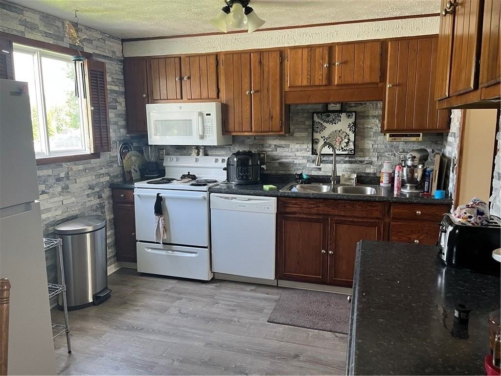 20 Barringer Dr - Photo 2 of 11