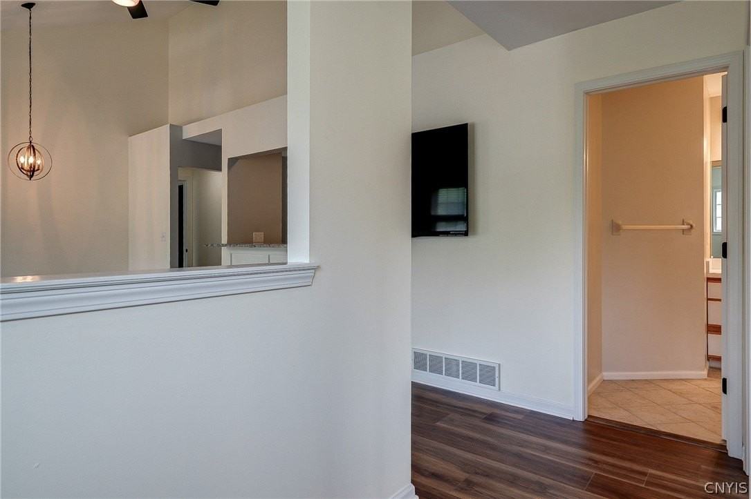 2404 Pipers Ct - Photo 6 of 37
