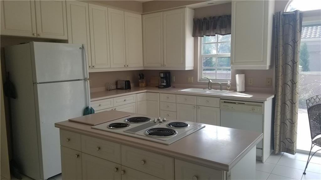 21 Saint John Blvd - Photo 5 of 33