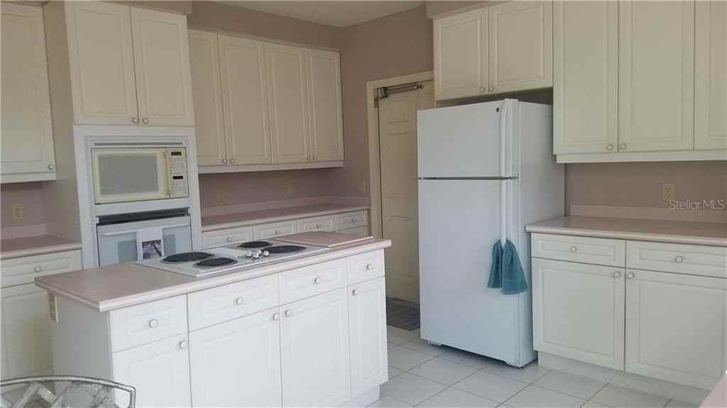 21 Saint John Blvd - Photo 7 of 33
