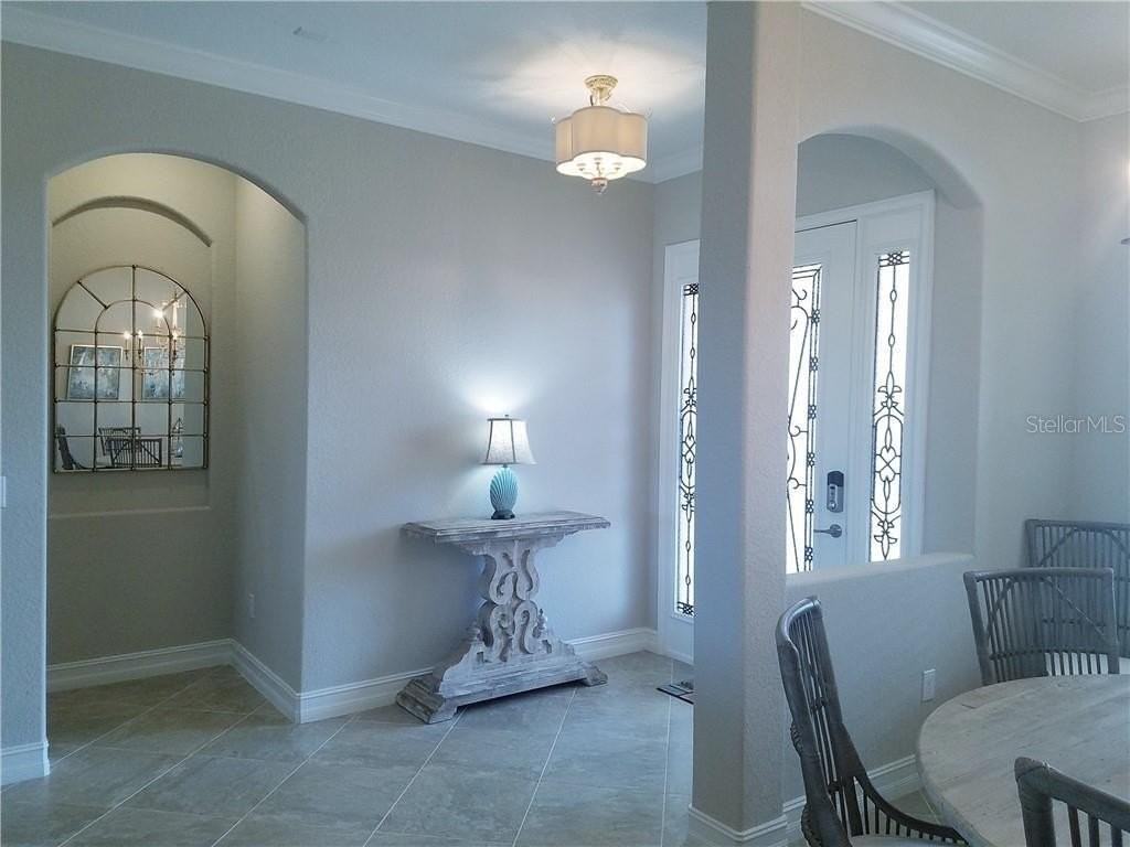 10908 Bullrush Dr - Photo 5 of 42