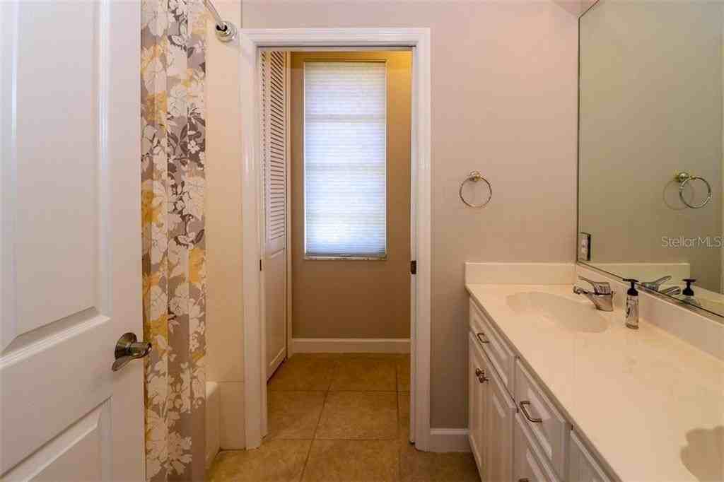 142 Hibiscus Dr - Photo 4 of 22