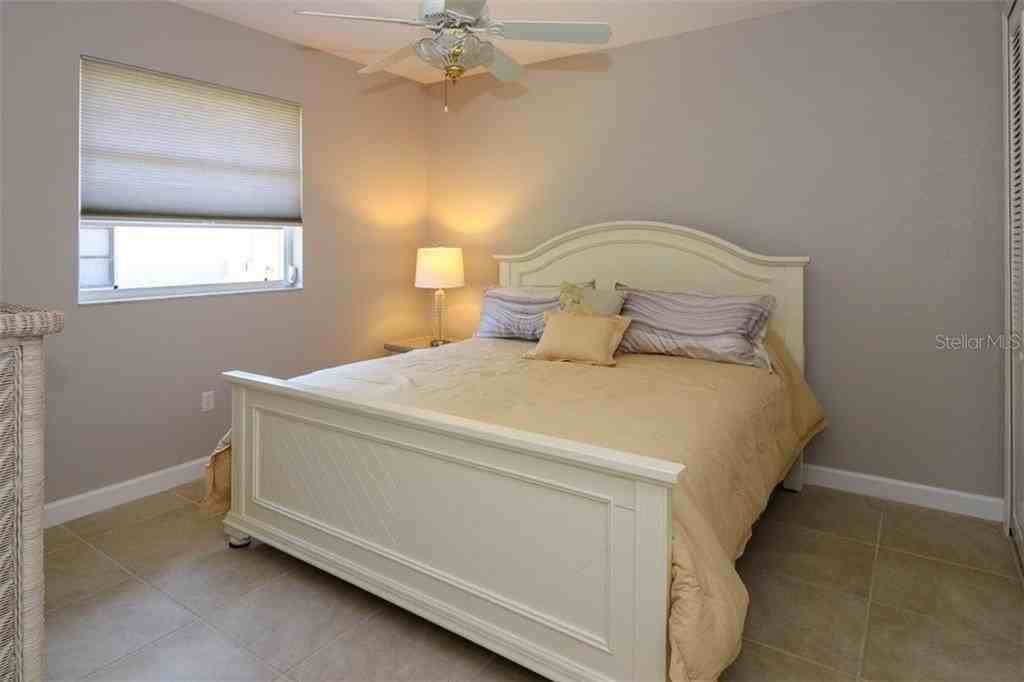 142 Hibiscus Dr - Photo 5 of 22
