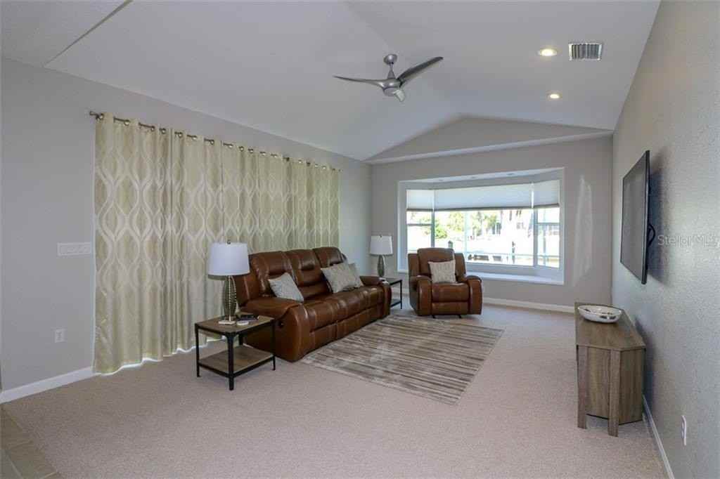 142 Hibiscus Dr - Photo 6 of 22